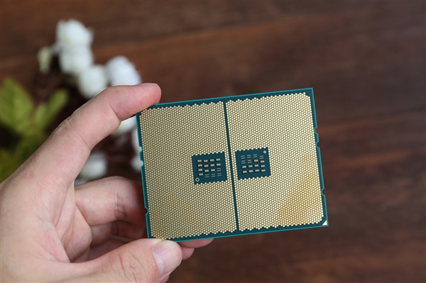 AMD的2017年表现几近完美：CPU满分、显卡跟上