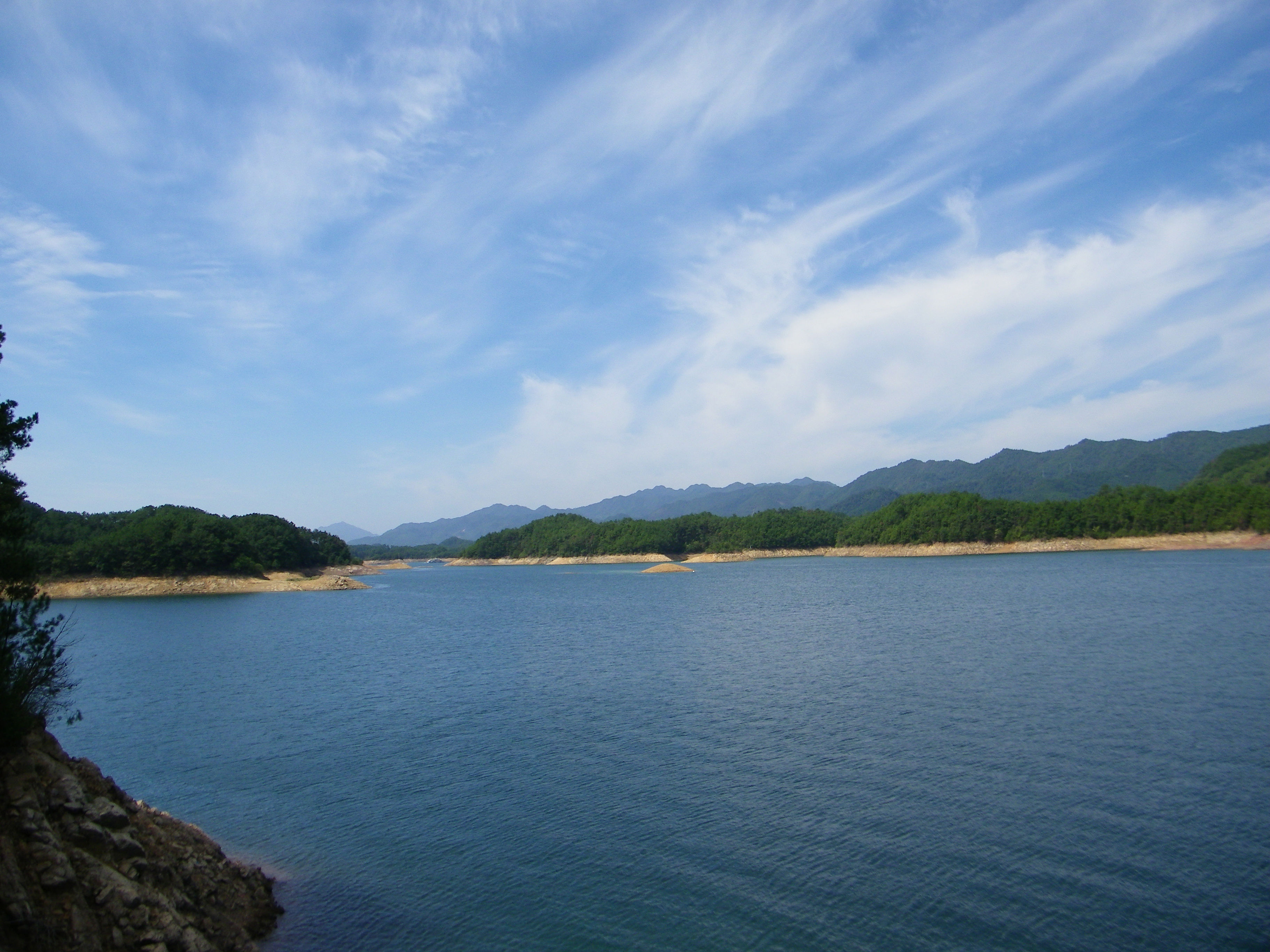 广东化州千岛湖风景区图片